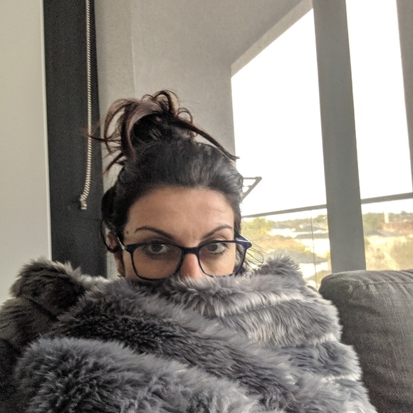 Meet your Posher, Dot - Picture 1 of 1